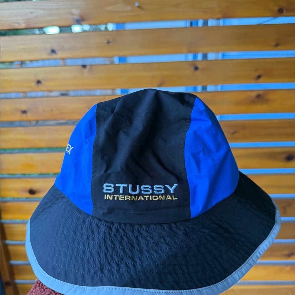 Stussy Black and Gray Bucket Hat UNISEX